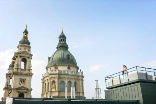 The New Mr. & Mrs. in front of Saint Stephen’s Basilica!