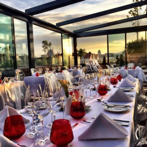 Gorgeous table set up at dusk.