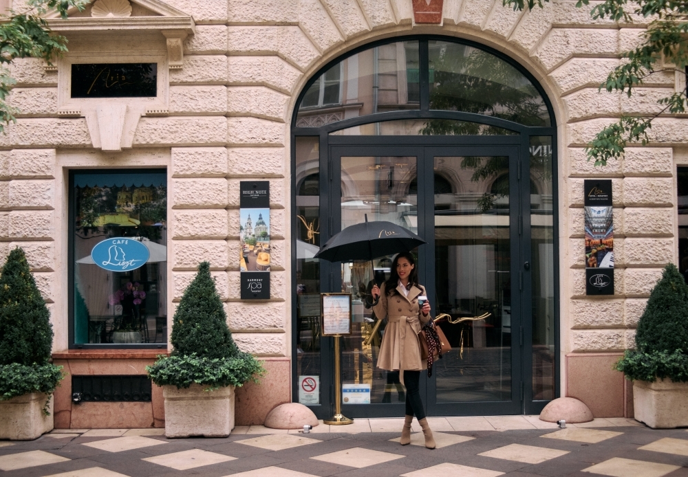 autumn vibes at the entrance